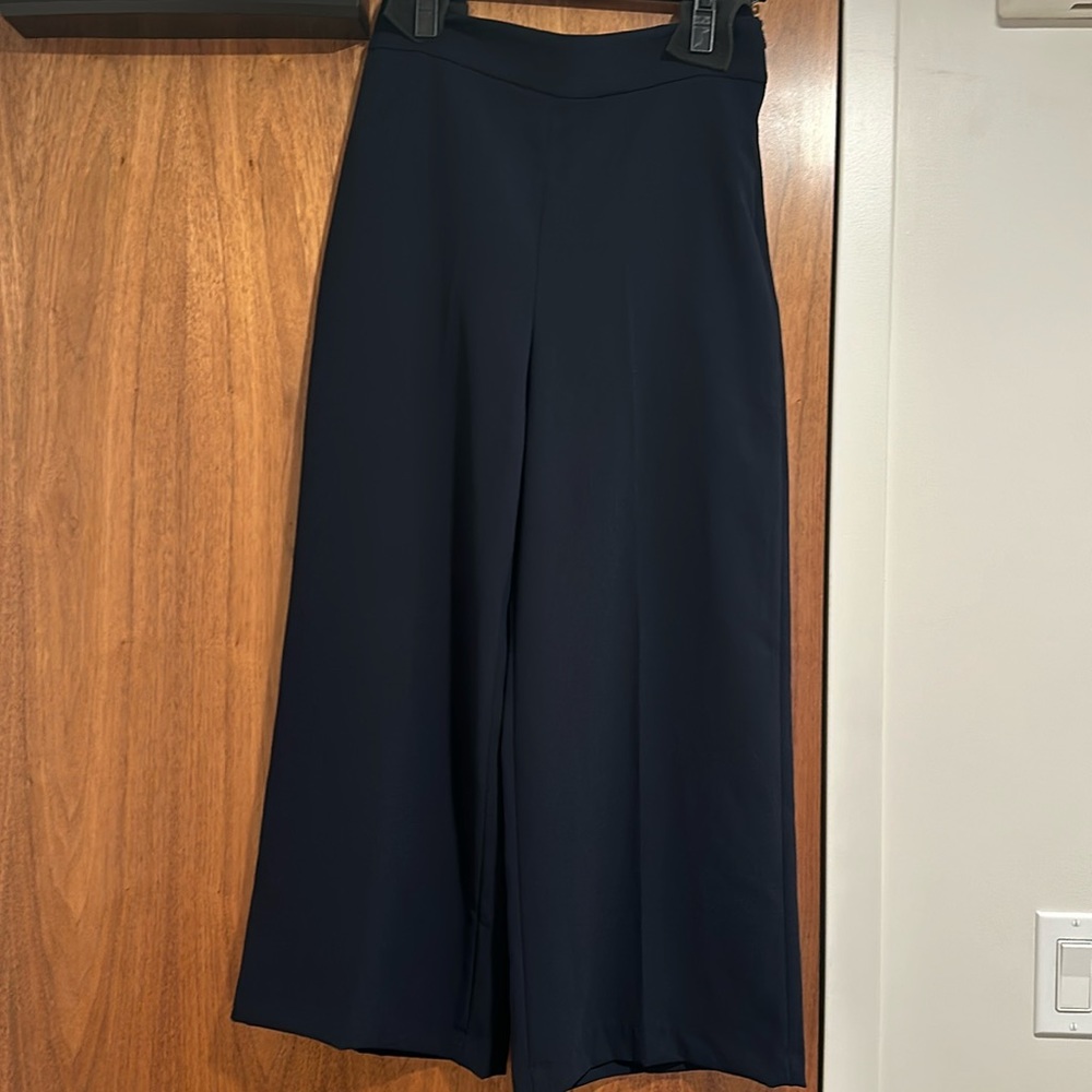 Zara navy high waisted wide leg culottes M